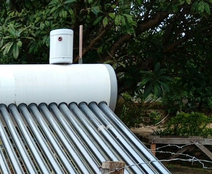Close-up of a premium metallic Acuasol solar water heater storage tank